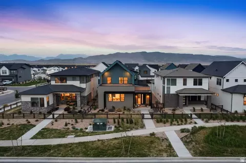 Exterior - 3106 N Firefly Blvd, Eagle Mountain, UT 84005 photo 3 of 9
