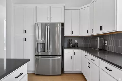 Kitchen - 3106 N Firefly Blvd, Eagle Mountain, UT 84005 photo 6 of 9