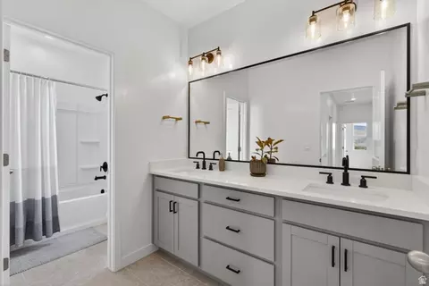 Bath - 3106 N Firefly Blvd, Eagle Mountain, UT 84005 photo 4 of 6