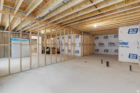 Entry Way - 3106 N Firefly Blvd, Eagle Mountain, UT 84005 photo 4 of 5