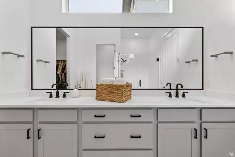 Bath - 3106 N Firefly Blvd, Eagle Mountain, UT 84005 photo 2 of 6