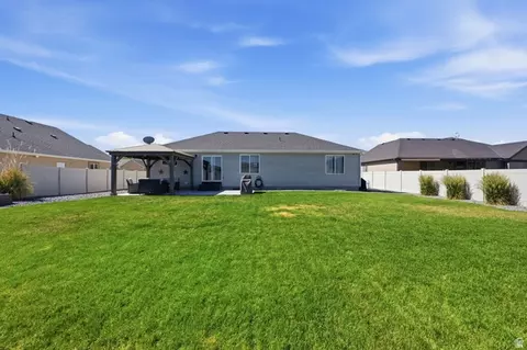 Exterior - 1197 E Raven Way, Eagle Mountain, UT 84005 photo 6 of 12