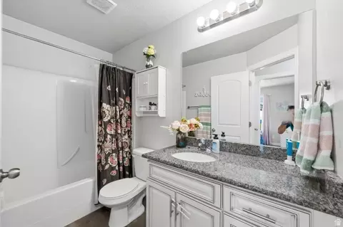 Bath - 1197 E Raven Way, Eagle Mountain, UT 84005 photo 2 of 2