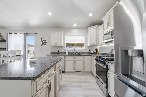 Kitchen - 1197 E Raven Way, Eagle Mountain, UT 84005 photo 1 of 3