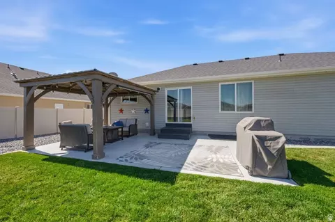 Exterior - 1197 E Raven Way, Eagle Mountain, UT 84005 photo 4 of 12