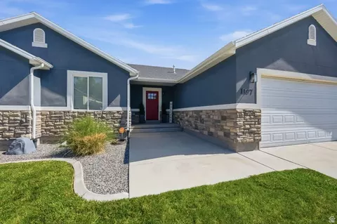 Exterior - 1197 E Raven Way, Eagle Mountain, UT 84005 photo 3 of 12