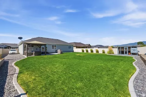 Exterior - 1197 E Raven Way, Eagle Mountain, UT 84005 photo 10 of 12