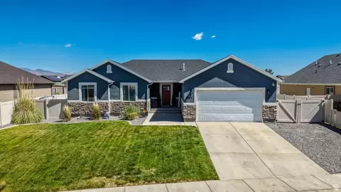 Exterior - 1197 E Raven Way, Eagle Mountain, UT 84005 photo 11 of 12