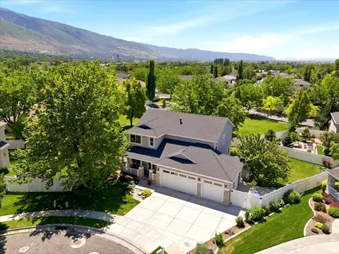 1253 W Carston Ct, Farmington, UT 84025