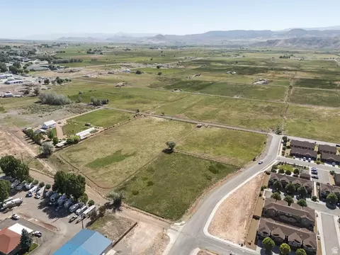 105 E 800 S, Richfield, UT 84701 photo 6