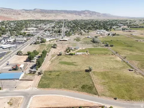105 E 800 S, Richfield, UT 84701 photo 3