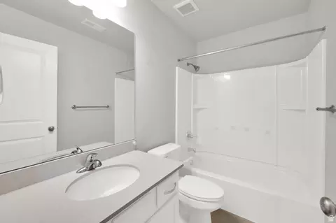 Bath - 3061 S 2425 W, Syracuse, UT 84075 photo 3 of 3