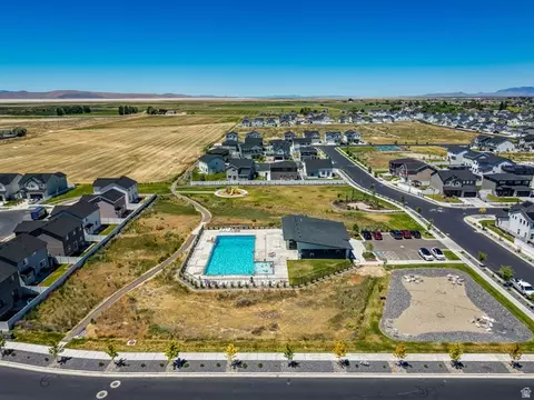 View/Area - 3061 S 2425 W, Syracuse, UT 84075 photo 3 of 8