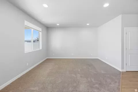Living - 3061 S 2425 W, Syracuse, UT 84075 photo 3 of 4