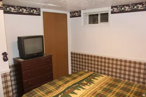 Bedroom - 1230 E South Weber Dr, South Weber, UT 84405 photo 6 of 6