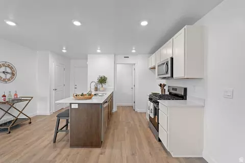 Kitchen - 1925 E Corriente Dr #1181, Salem, UT 84653 photo 5 of 11