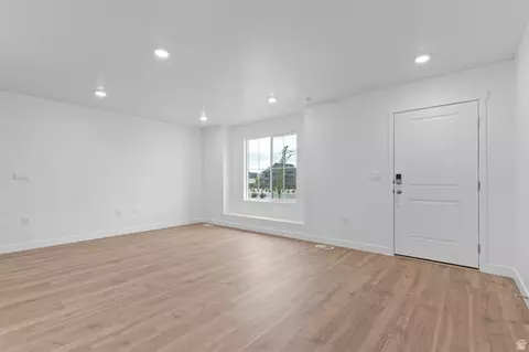 Living - 1925 E Corriente Dr #1181, Salem, UT 84653 photo 1 of 4