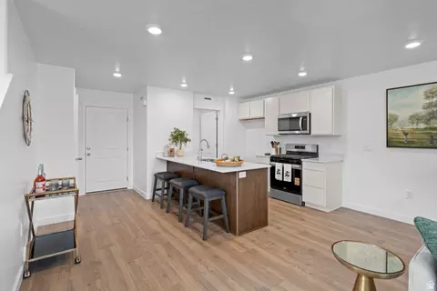 Kitchen - 1925 E Corriente Dr #1181, Salem, UT 84653 photo 3 of 11