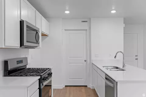 Kitchen - 1925 E Corriente Dr #1181, Salem, UT 84653 photo 1 of 11