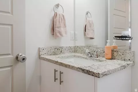 Bath - 2415 E Boxwood Ln, Eagle Mountain, UT 84005 photo 2 of 5