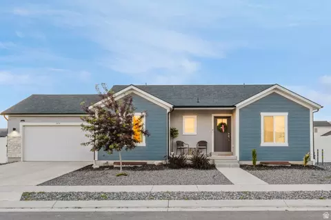 2415 E Boxwood Ln, Eagle Mountain, UT 84005