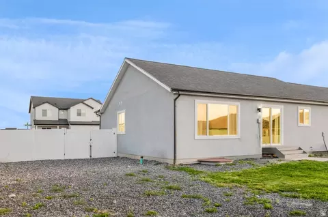 Exterior - 2415 E Boxwood Ln, Eagle Mountain, UT 84005 photo 7 of 7