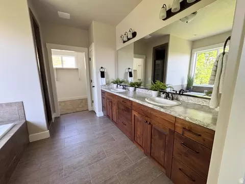 Bath - 1693 Aspen Dr, Logan, UT 84341 photo 4 of 12