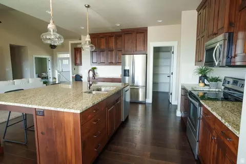 Kitchen - 1693 Aspen Dr, Logan, UT 84341 photo 2 of 5