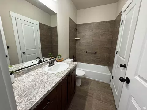 Bath - 1693 Aspen Dr, Logan, UT 84341 photo 2 of 12