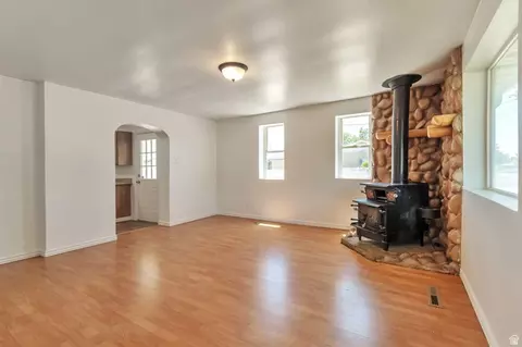 Living - 376 N 900 E, American Fork, UT 84003 photo 1 of 3