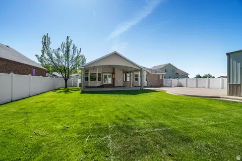 Exterior - 7830 S Cedar Loop Dr E, South Weber, UT 84405 photo 3 of 3