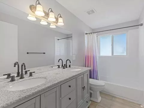 Bath - 396 W 1130 N, Sunset, UT 84015 photo 1 of 1