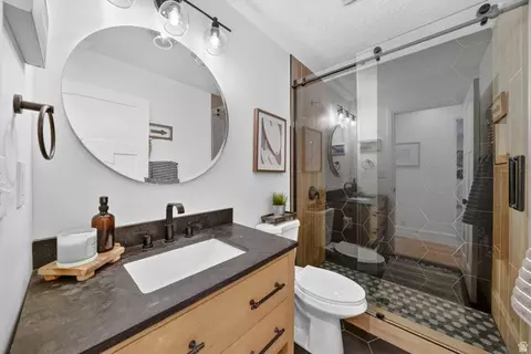 Bath - 5 Apple Hill Cir, Sandy, UT 84092 photo 3 of 6