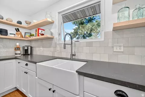 Kitchen - 5 Apple Hill Cir, Sandy, UT 84092 photo 5 of 8
