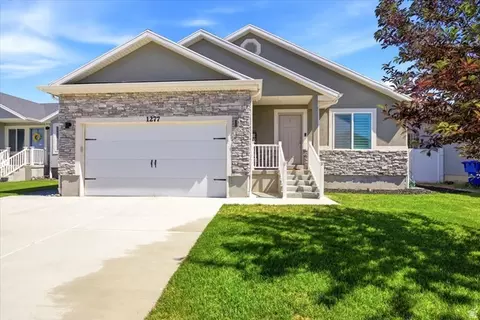 1277 E Skip St S, Eagle Mountain, UT 84005