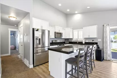 1277 E Skip St S, Eagle Mountain, UT 84005 photo 9