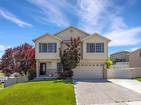211 W Kestrel Dr, Saratoga Springs, UT 84045