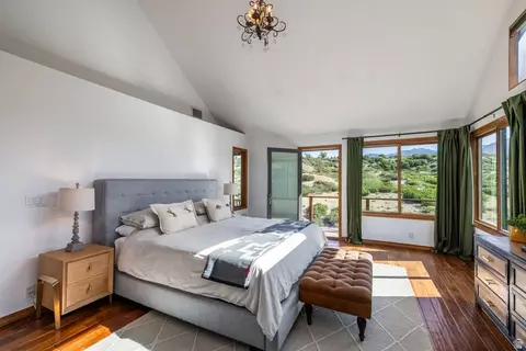 Bedroom - 2105 E Dimple Dell Rd, Sandy, UT 84092 photo 2 of 5