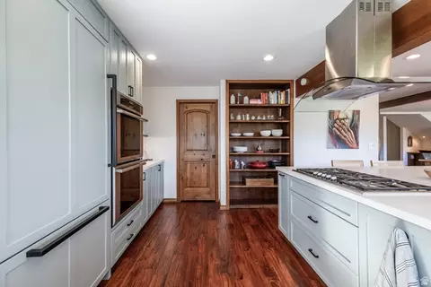 Kitchen - 2105 E Dimple Dell Rd, Sandy, UT 84092 photo 3 of 4