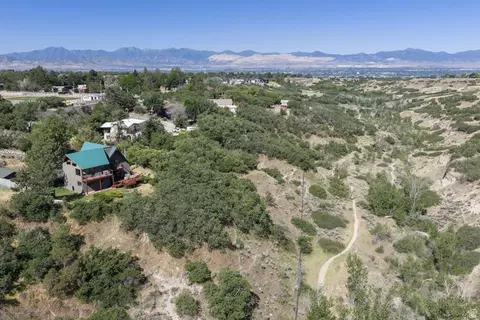 View/Area - 2105 E Dimple Dell Rd, Sandy, UT 84092 photo 3 of 5
