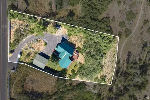 View/Area - 2105 E Dimple Dell Rd, Sandy, UT 84092 photo 2 of 5