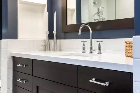 Bath - 4539 S Willow Rd, Holladay, UT 84117 photo 3 of 8