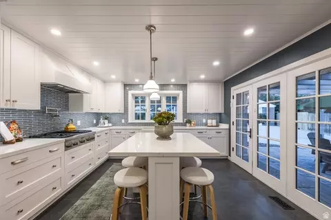 Kitchen - 4539 S Willow Rd, Holladay, UT 84117 photo 5 of 9