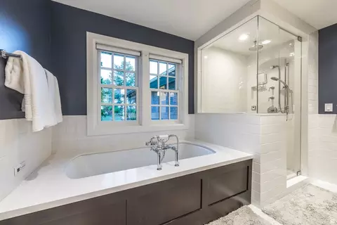 Bath - 4539 S Willow Rd, Holladay, UT 84117 photo 1 of 8