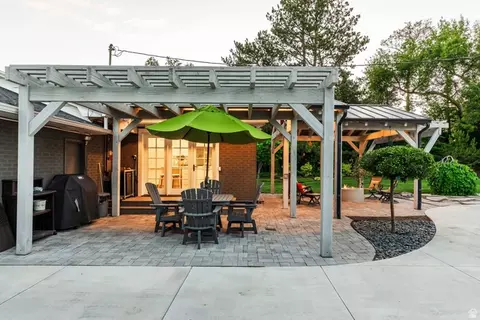 Exterior - 4539 S Willow Rd, Holladay, UT 84117 photo 11 of 42