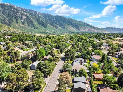 View/Area - 9628 S 2760 E, Sandy, UT 84092 photo 5 of 8