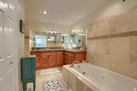Bath - 9628 S 2760 E, Sandy, UT 84092 photo 2 of 5