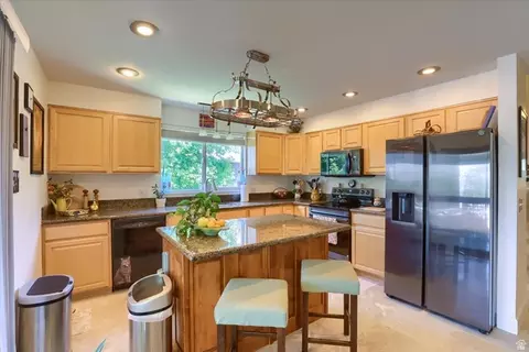 Kitchen - 9628 S 2760 E, Sandy, UT 84092 photo 4 of 5