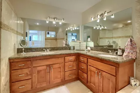 Bath - 9628 S 2760 E, Sandy, UT 84092 photo 3 of 5