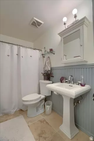 Bath - 9628 S 2760 E, Sandy, UT 84092 photo 1 of 5